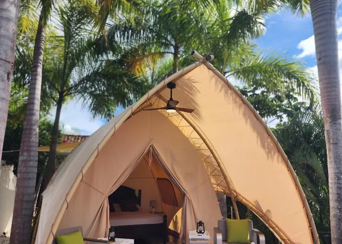 A Slice Of Paradise Sardinal (Guanacaste)